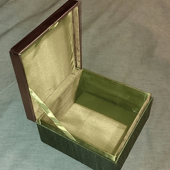 Christmas Keepsake Box - Picture 2 of 5
